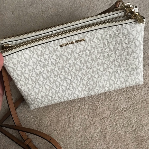 Michael Kors Handbags - White and tan michael kors crossbody bag